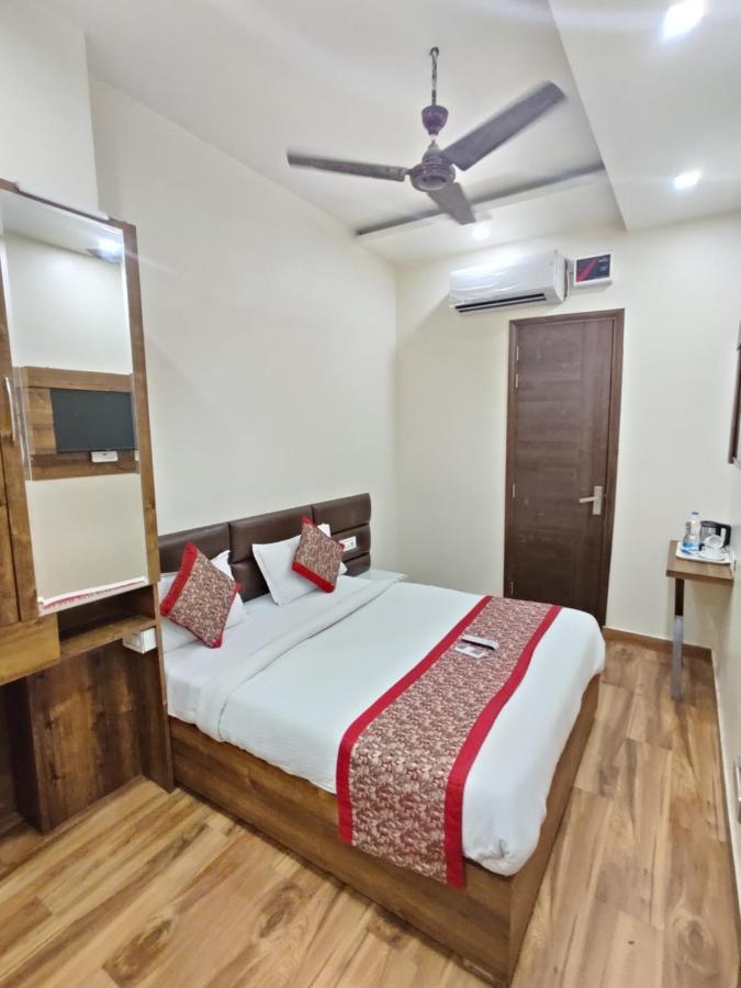 Hotel 56 - 200 Meter From Golden Temple Amritsar Exterior photo