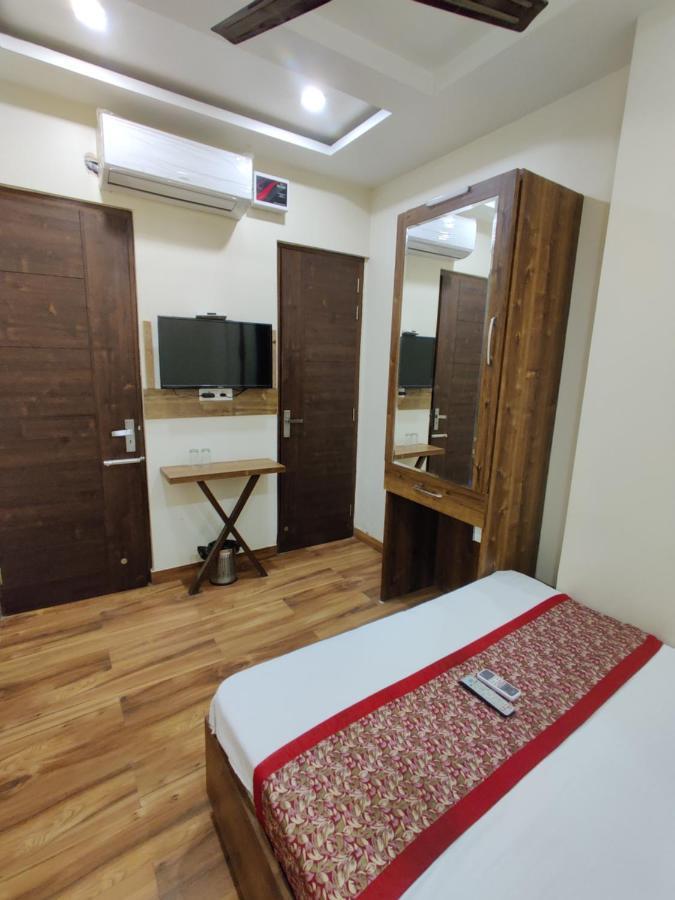 Hotel 56 - 200 Meter From Golden Temple Amritsar Exterior photo