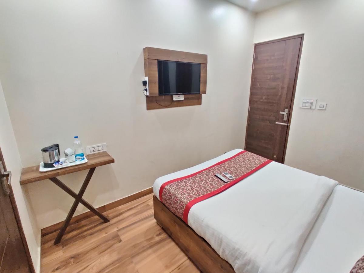 Hotel 56 - 200 Meter From Golden Temple Amritsar Exterior photo