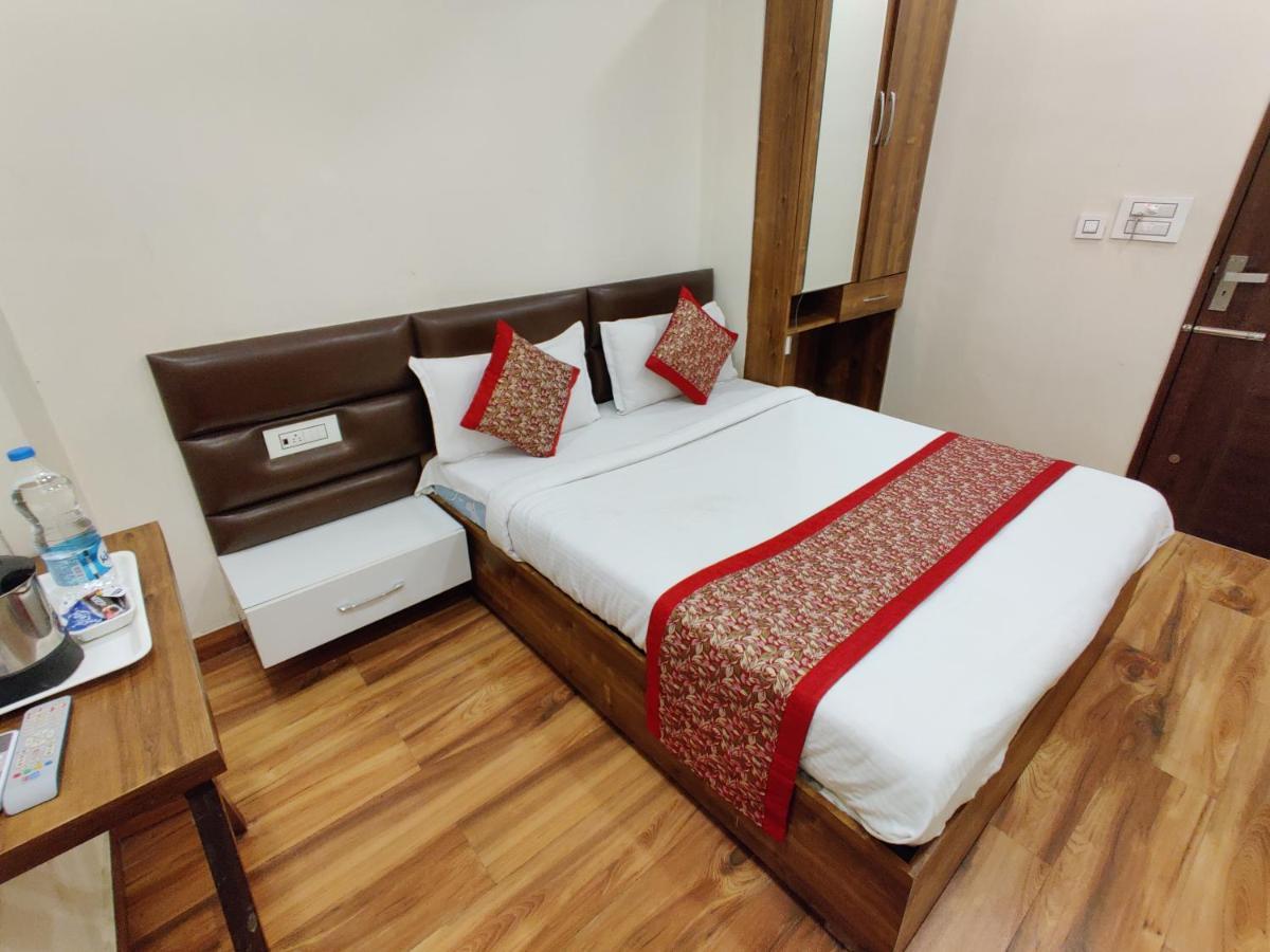 Hotel 56 - 200 Meter From Golden Temple Amritsar Exterior photo