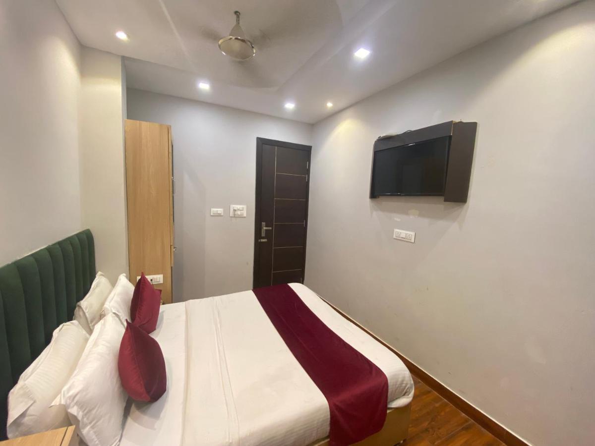 Hotel 56 - 200 Meter From Golden Temple Amritsar Exterior photo
