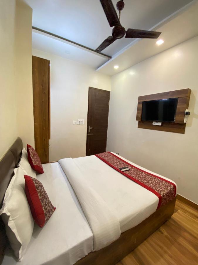 Hotel 56 - 200 Meter From Golden Temple Amritsar Exterior photo