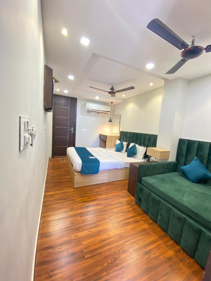 Hotel 56 - 200 Meter From Golden Temple Amritsar Exterior photo