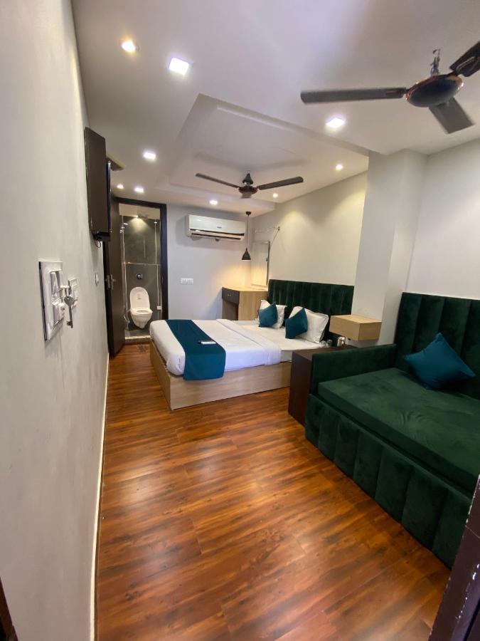 Hotel 56 - 200 Meter From Golden Temple Amritsar Exterior photo