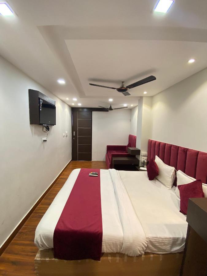 Hotel 56 - 200 Meter From Golden Temple Amritsar Exterior photo